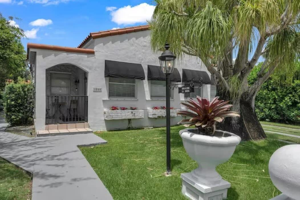 Spacious 2-2 In Heart Of Calle 8 - Family Hébergement de vacances *